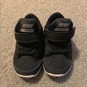 Nike Boys Shoes Size 5C